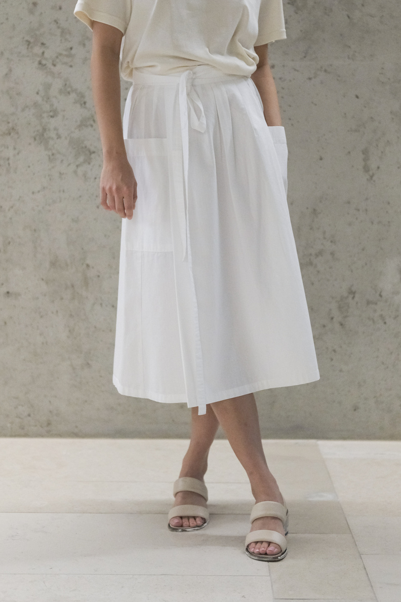 girls of dust w-prairy skirt white