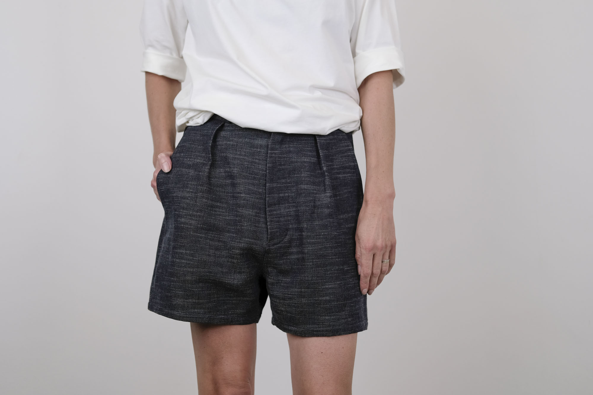 monique van heist short sky navy melange linen