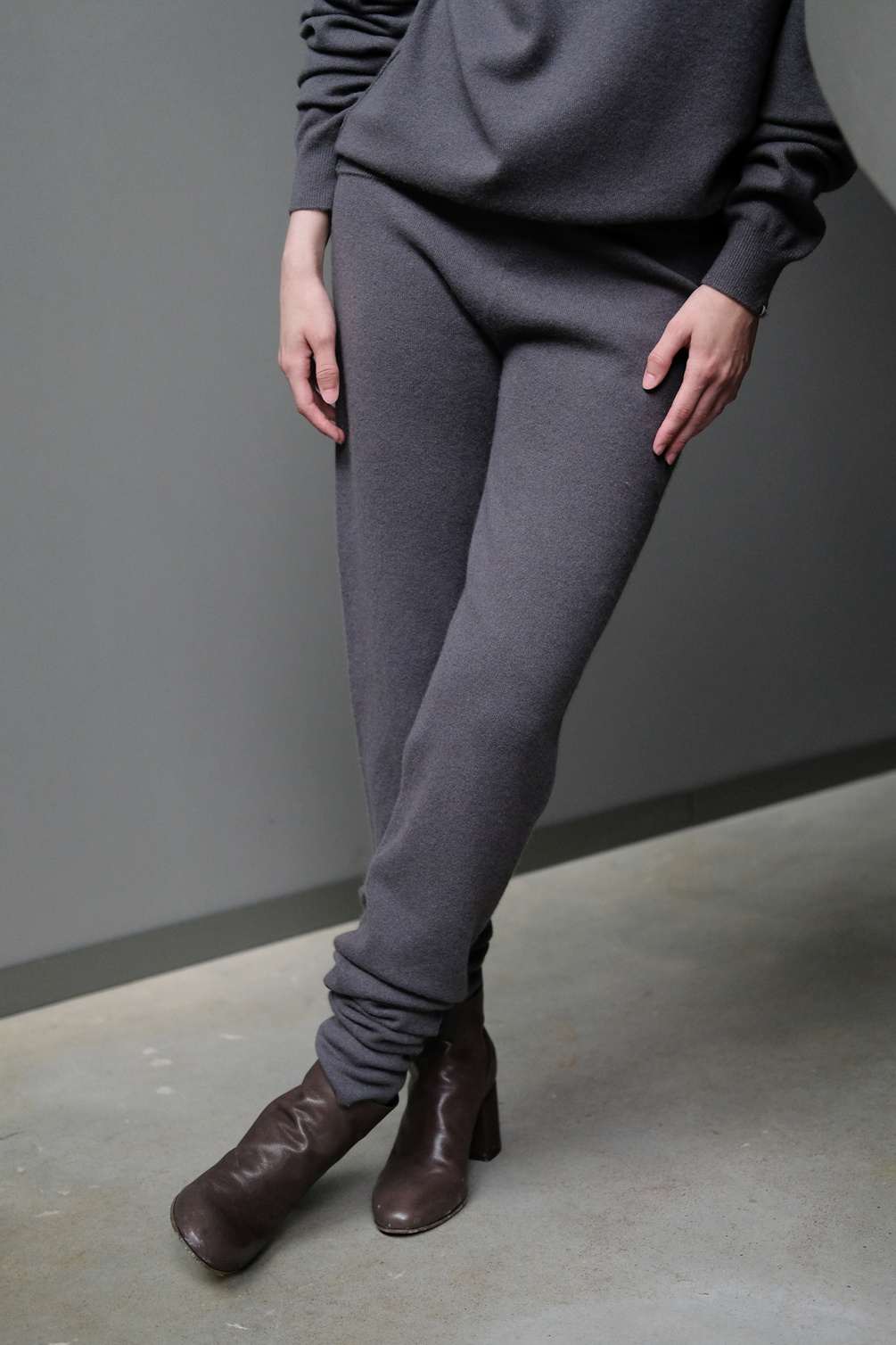 extreme cashmere legs concrete