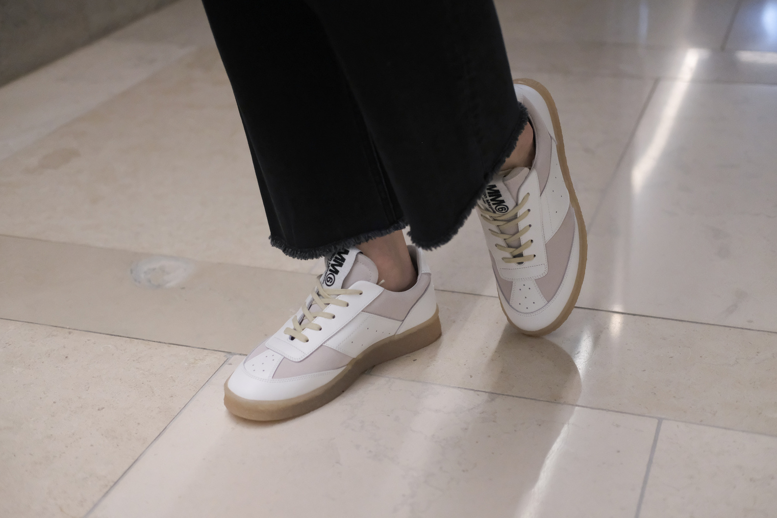 maison margiela mm6 S59WS0160 white