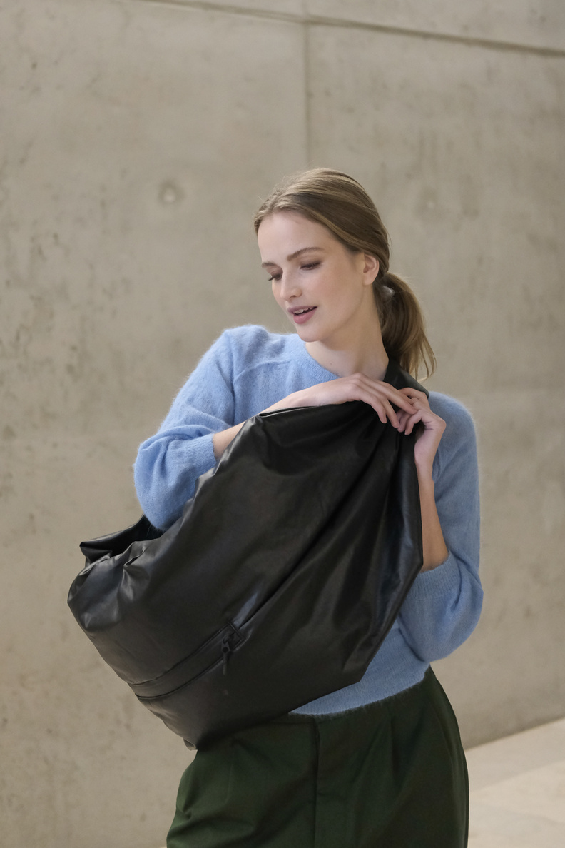 kassl editions bag sling oil black