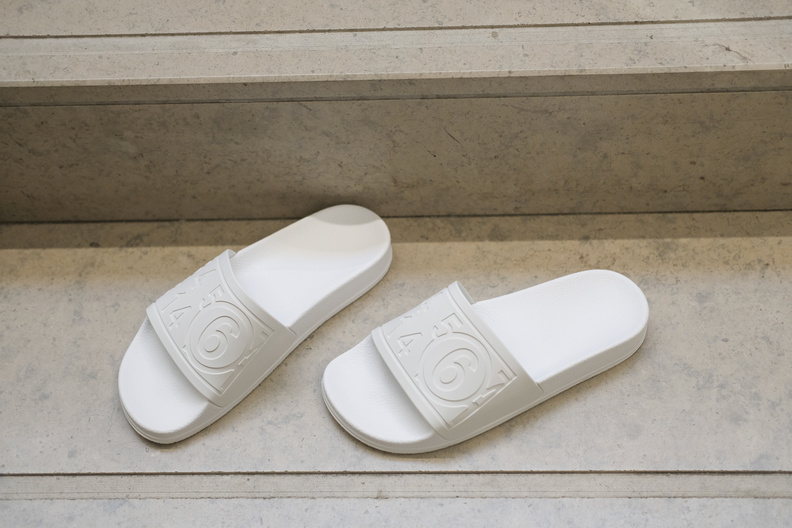 maison margiela mm6 s59wx0060 slipper white