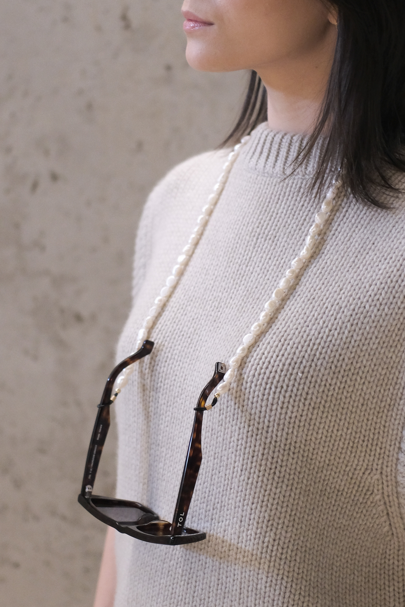 tol eyewear big real pearl frame chain
