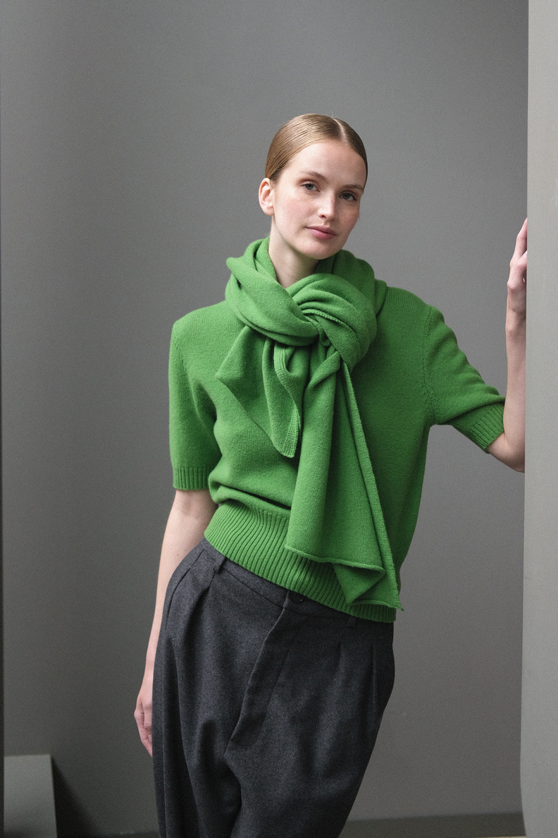 rika studios kelly scarf green tea