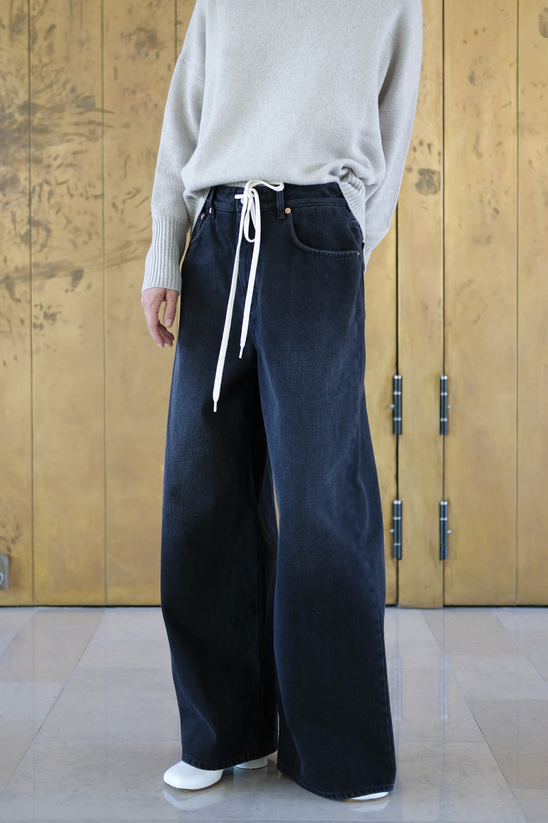 maison margiela mm6 s52LA0162 pants 5 pockets denim black