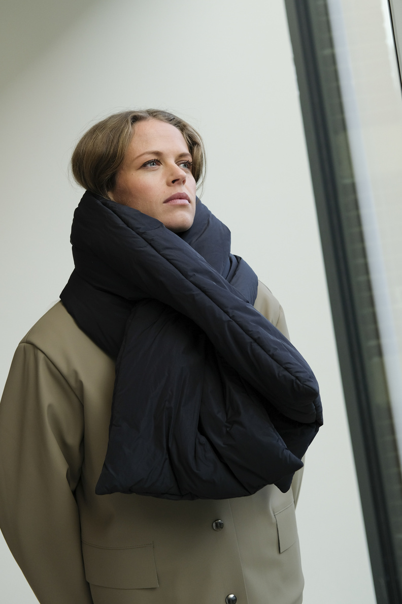 kassl editions scarf padded taffeta navy