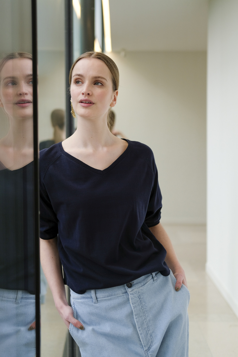rue blanche htc v-neck outremer