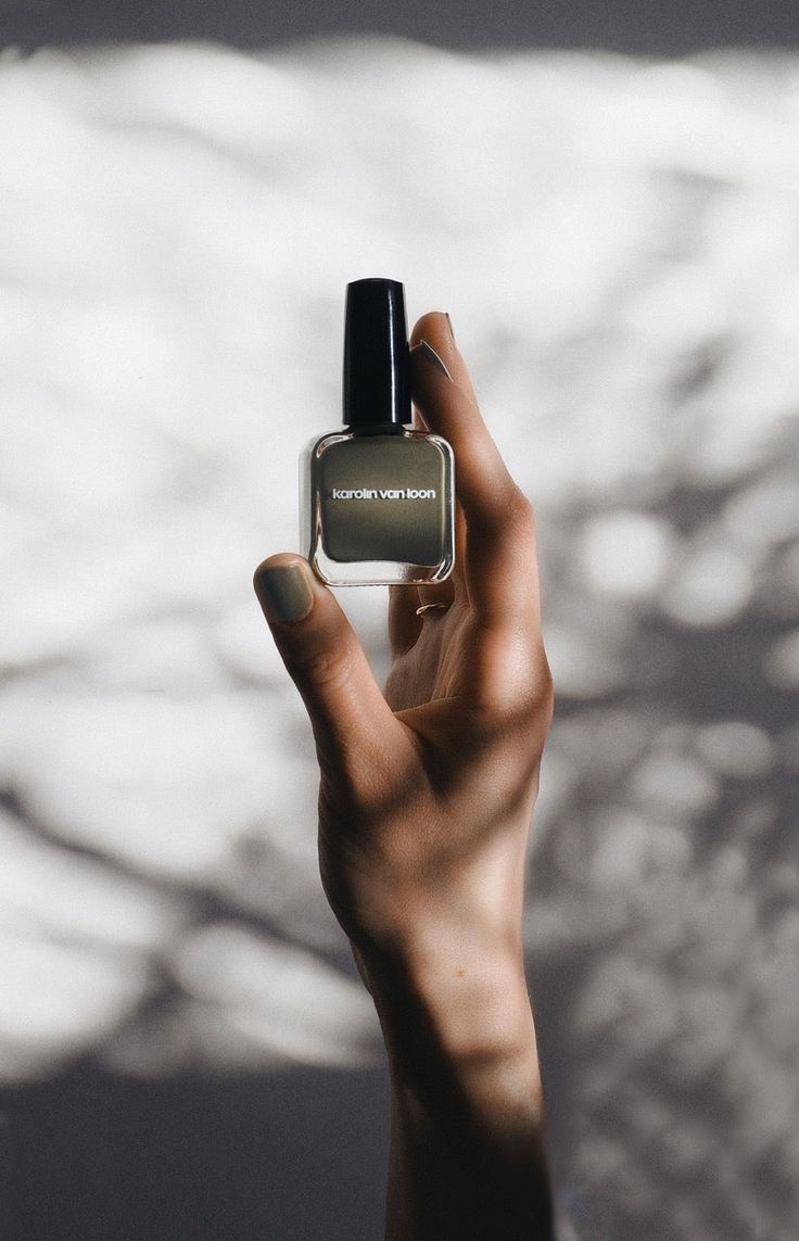karolin van loon nail polish 08 argile des marais