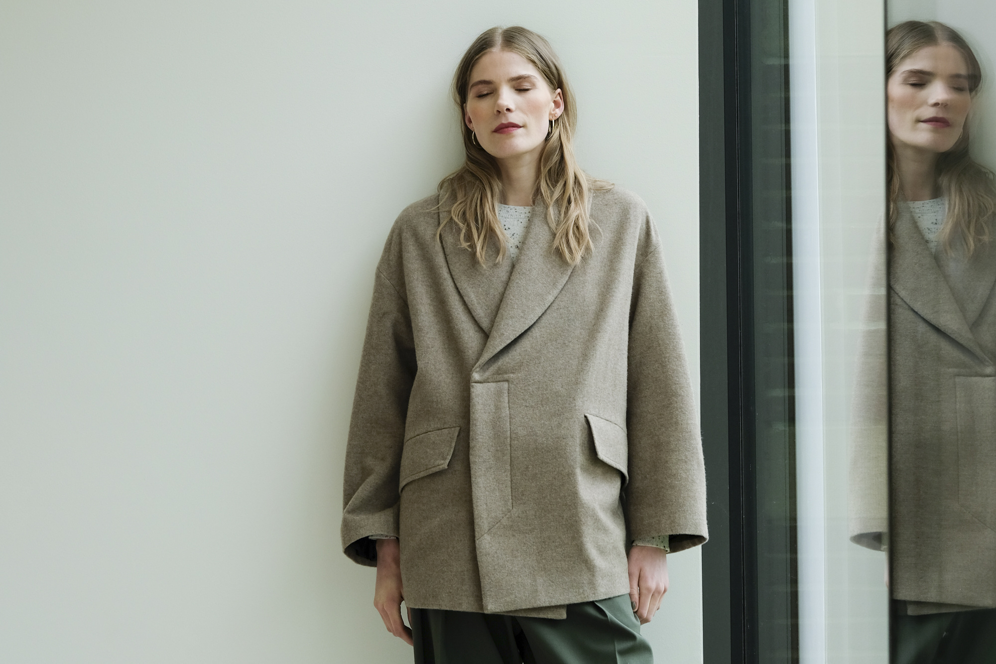 adnym cape coat latte