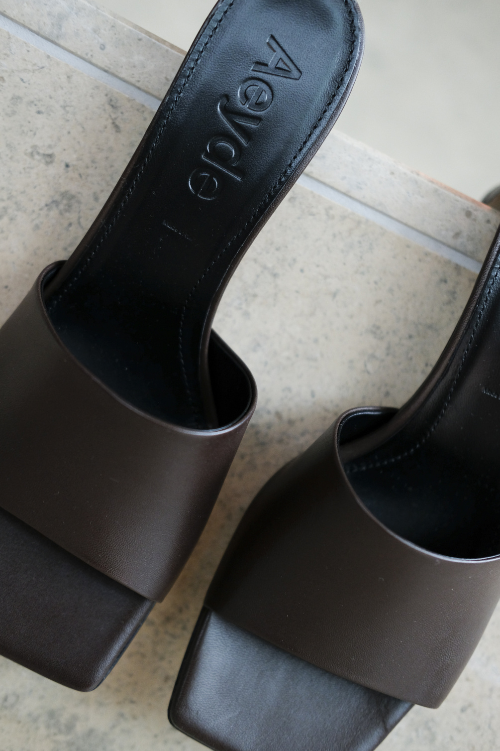 aeyde jeanie nappa leather moka