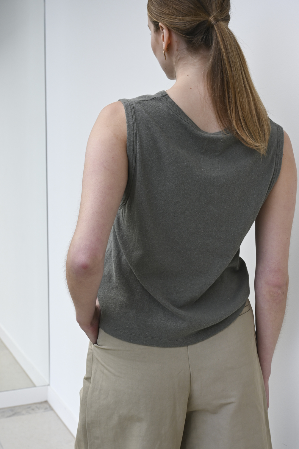 girls of dust johnny tee cobblestone