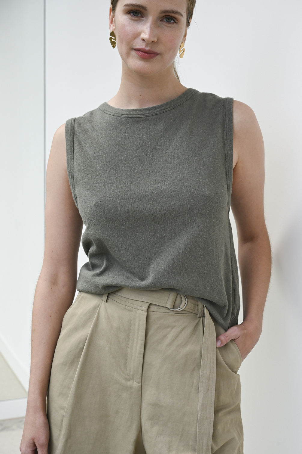 girls of dust johnny tee cobblestone