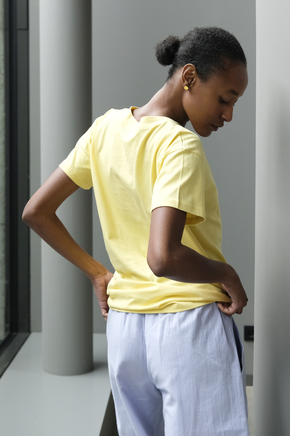 monique van heist boy yellow jersey