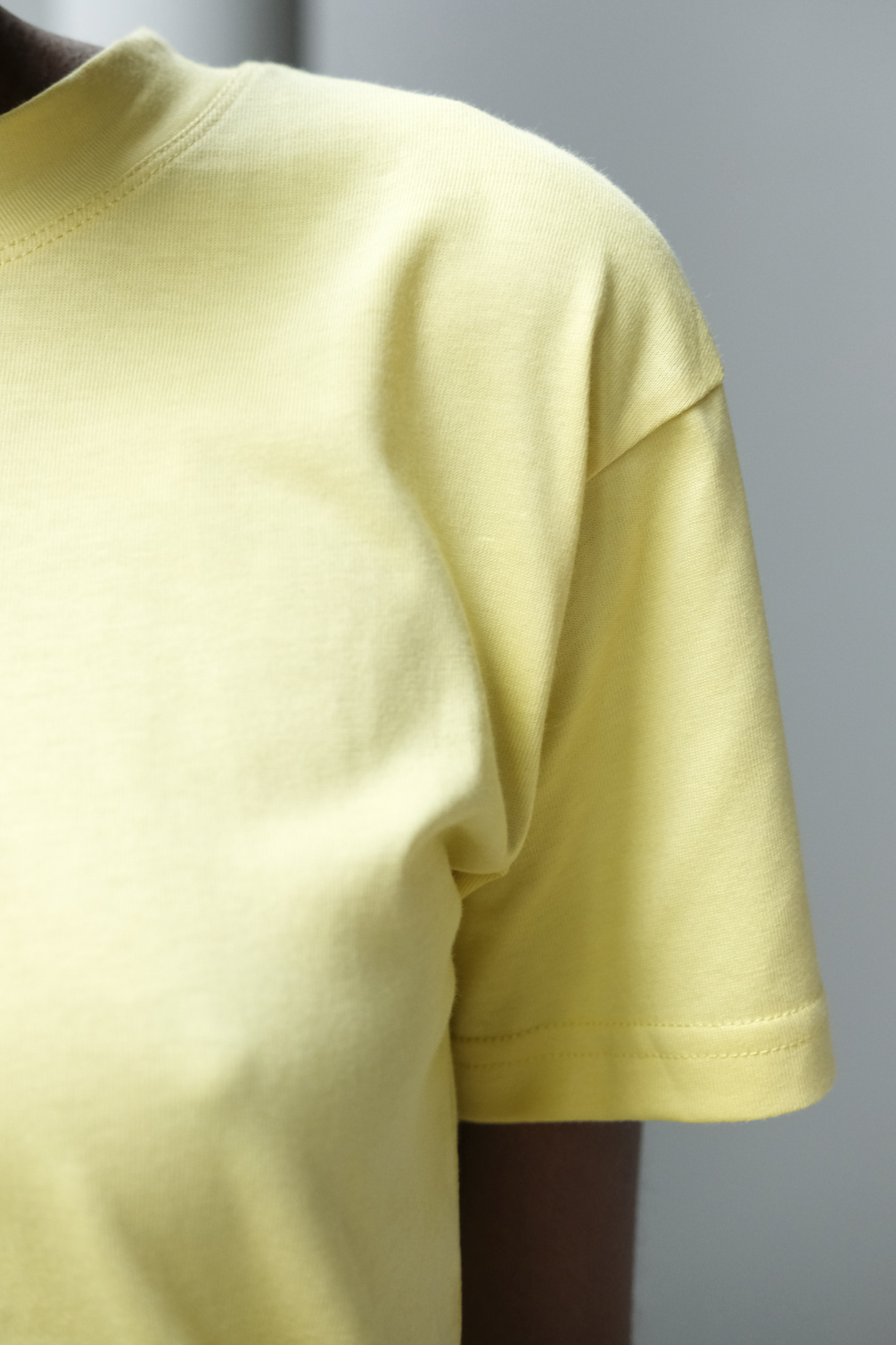 monique van heist boy yellow jersey