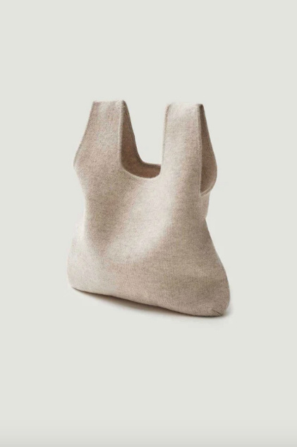 lisa yang oma tote sand