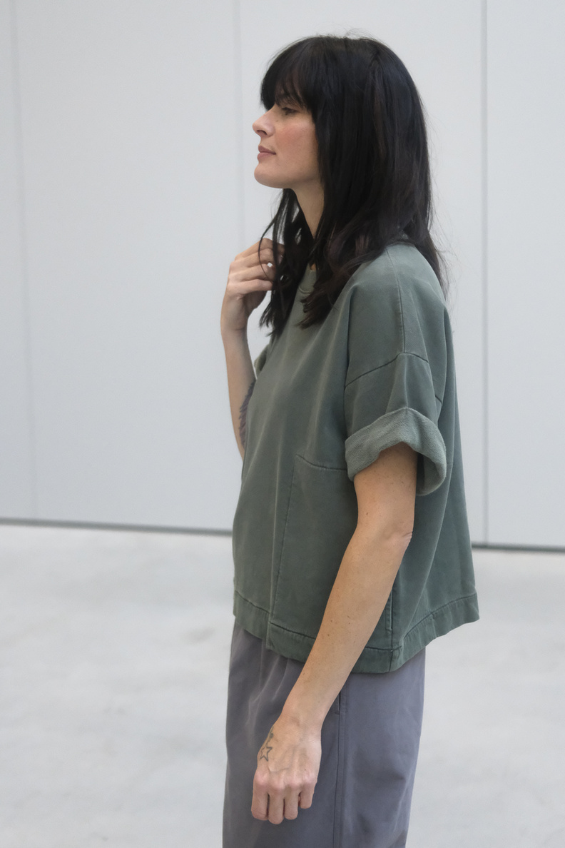 girls of dust physical tee forest green