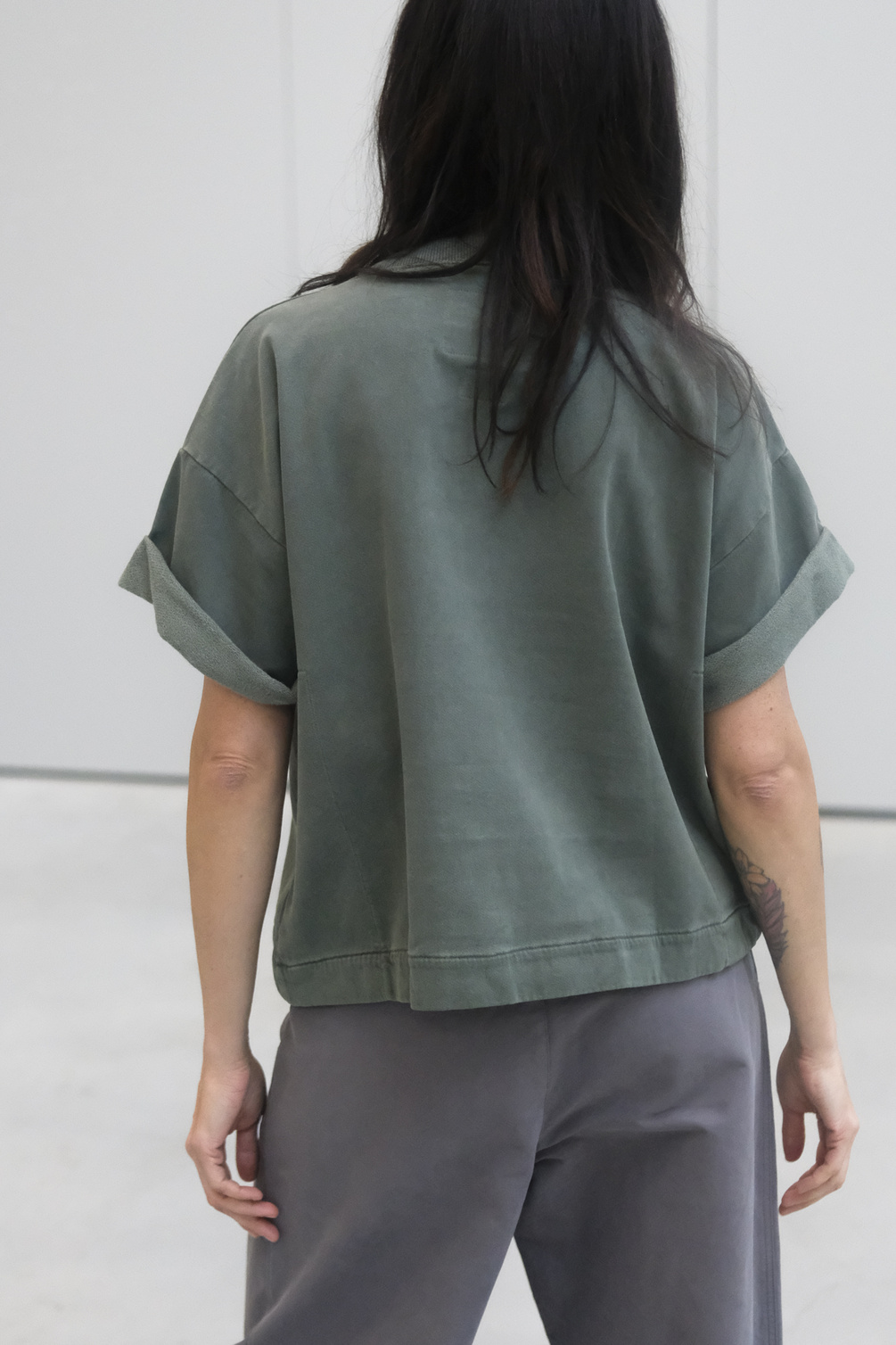 girls of dust physical tee forest green