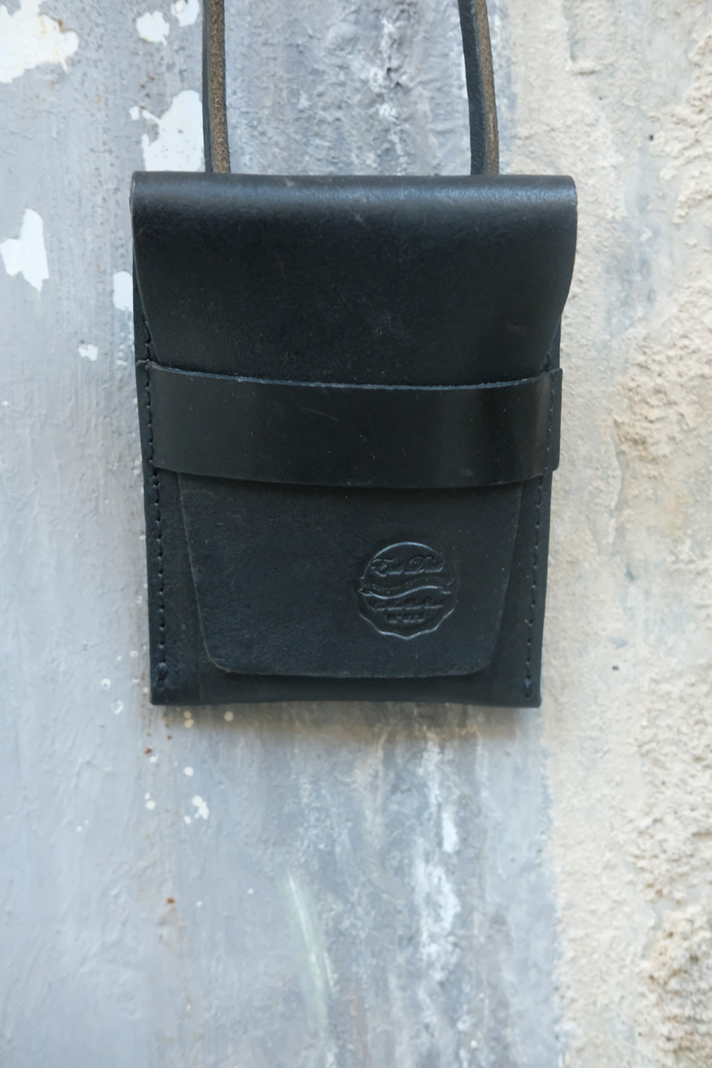 girls of dust chopper pouch black