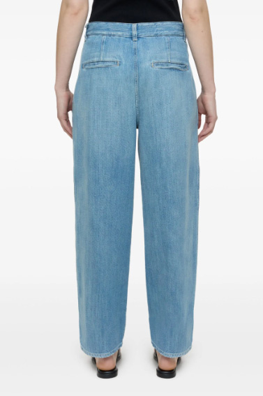 closed ruthy light blue