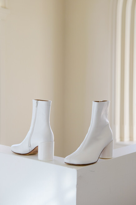 maison margiela mm6 s66wu0074 anatomic ankle boot white
