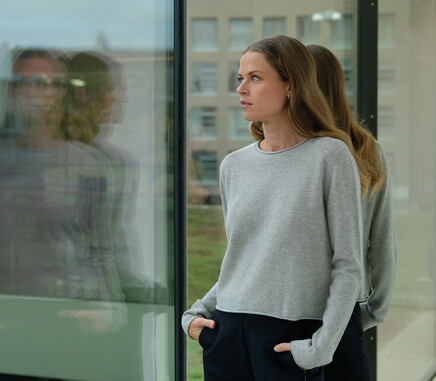 lisa yang ida sweater dove grey