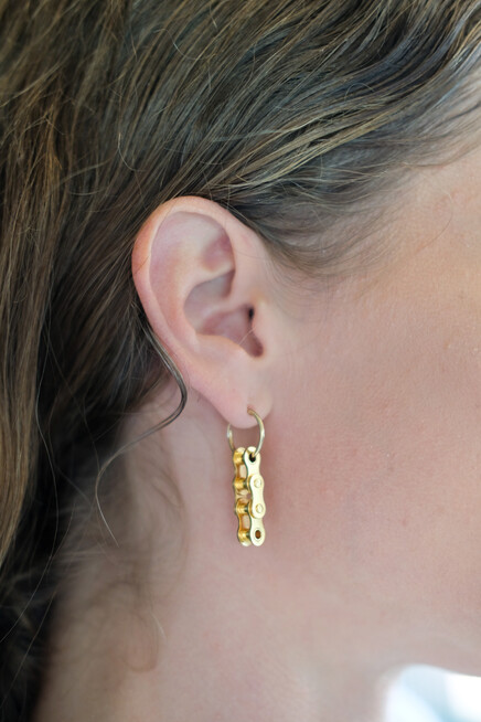 something familiar link earrings gold